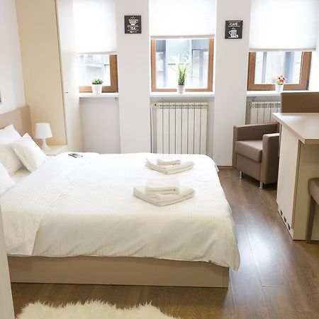 Grand Central Accommodation - Smardan Бухарест Экстерьер фото
