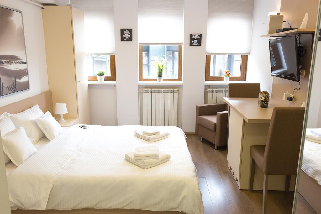 Grand Central Accommodation - Smardan Бухарест Экстерьер фото