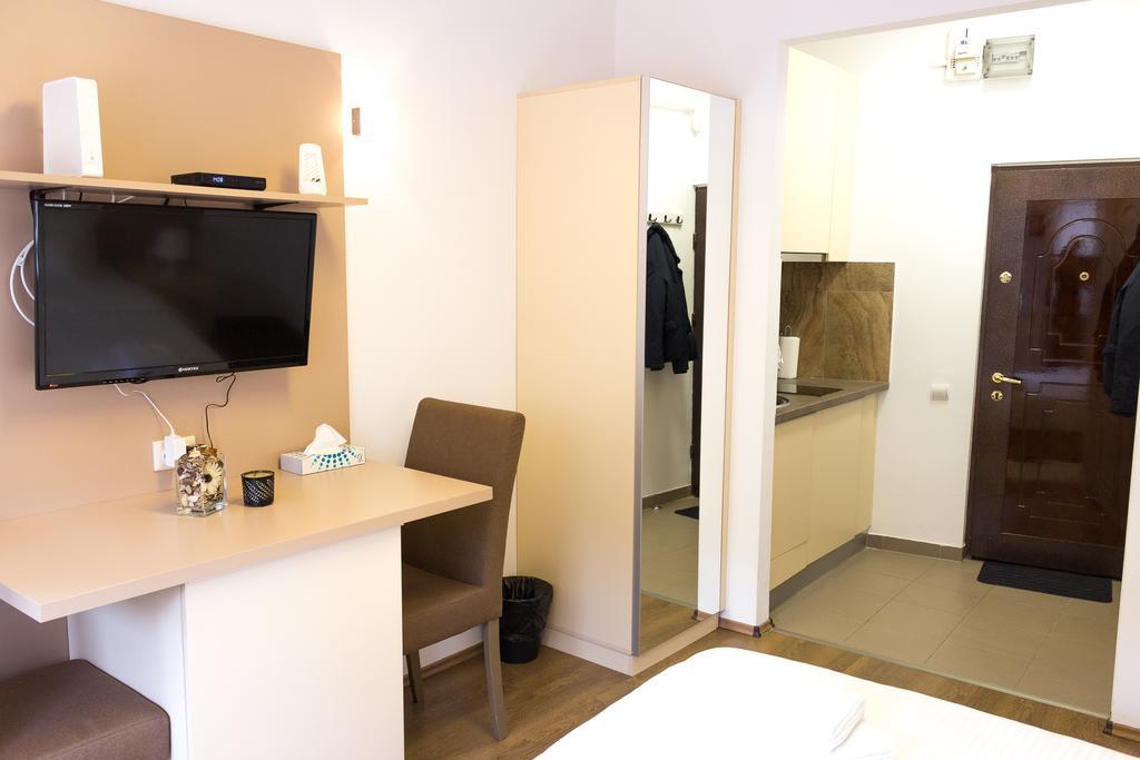 Grand Central Accommodation - Smardan Бухарест Экстерьер фото